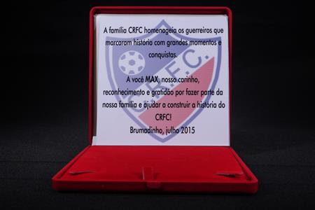 <b>Placa comemorativa com homen[...]</b>
